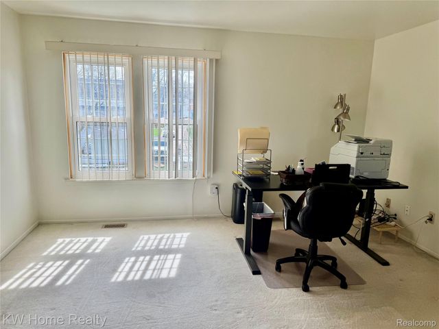 5481 S Piccadilly Circle, West Bloomfield Charter Township, MI 48322