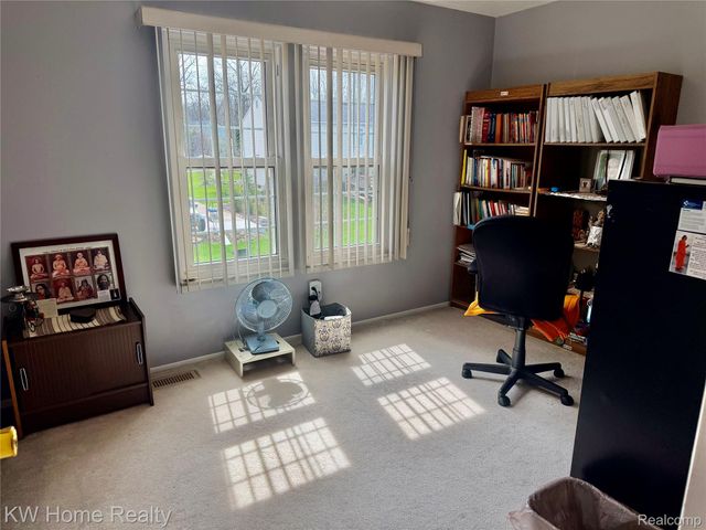 5481 S Piccadilly Circle, West Bloomfield Charter Township, MI 48322