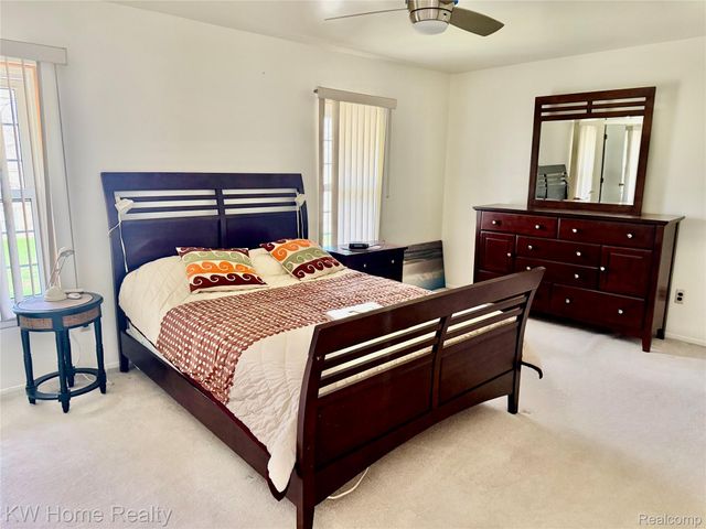 5481 S Piccadilly Circle, West Bloomfield Charter Township, MI 48322