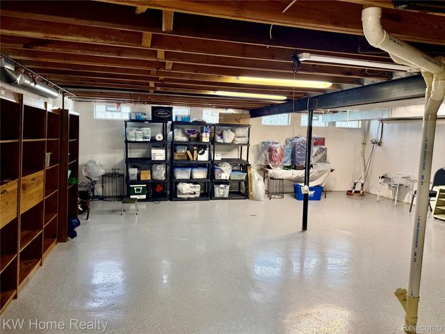 5481 S Piccadilly Circle, West Bloomfield Charter Township, MI 48322