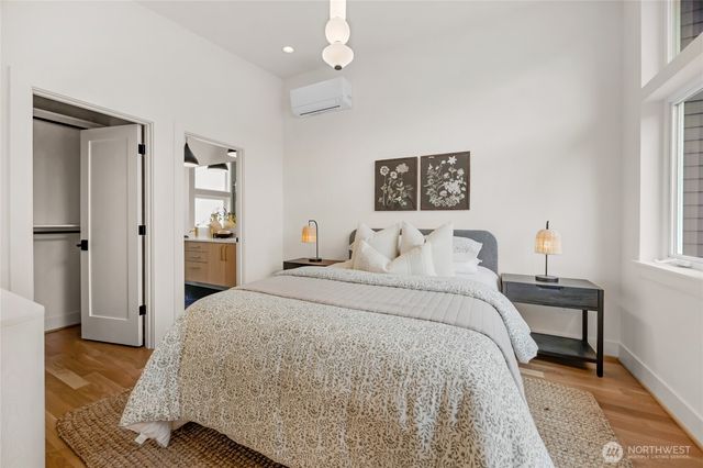 4050 32nd Avenue W, Seattle, WA 98199