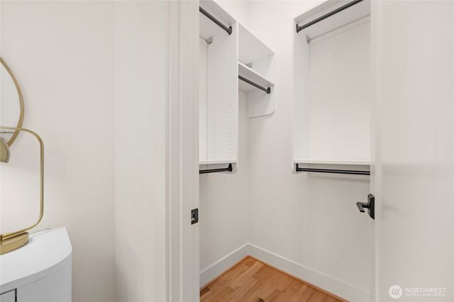 4050 32nd Avenue W, Seattle, WA 98199