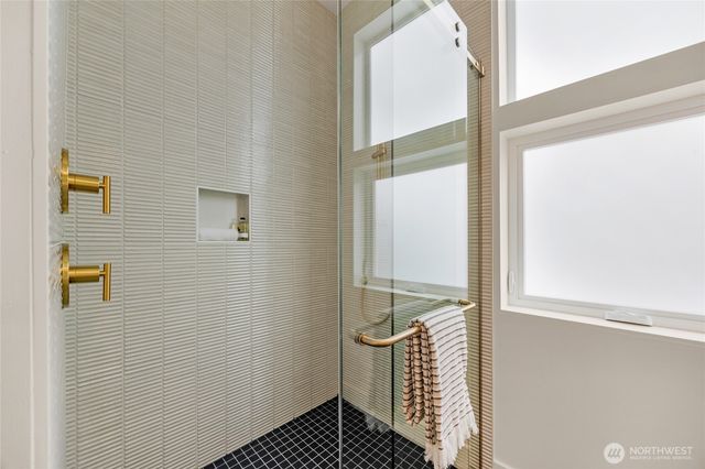 4050 32nd Avenue W, Seattle, WA 98199