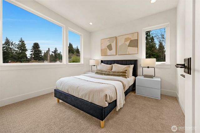 4050 32nd Avenue W, Seattle, WA 98199