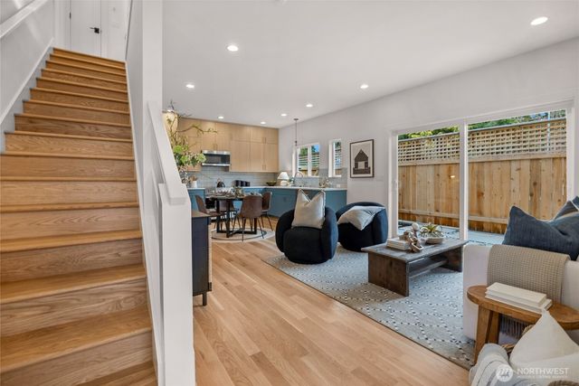 4050 32nd Avenue W, Seattle, WA 98199