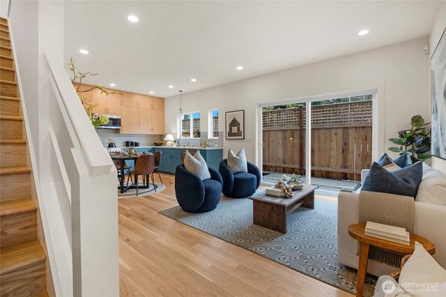 4050 32nd Avenue W, Seattle, WA 98199