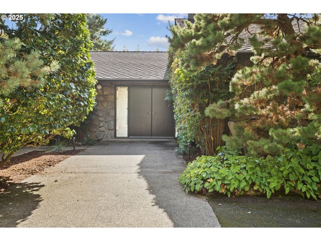 3450 Sw 44TH Ave, Portland, OR 97221