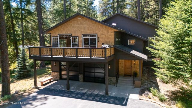 316 Brisboys RD, Sagle, ID 83860