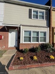 809 Harbour North DR, Chesapeake, VA 23320