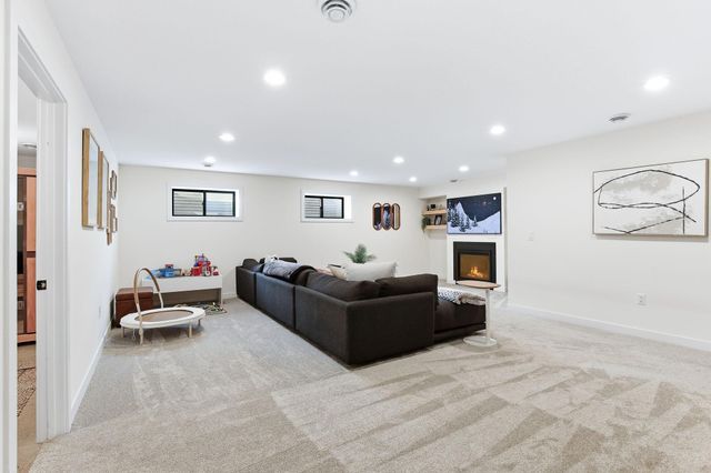 1401 Harmony Drive, Mahtomedi, MN 55115