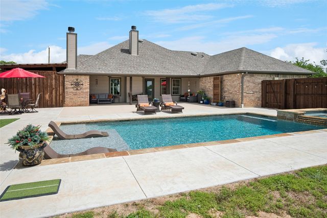 199 Newfield Lane, Springtown, TX 76082