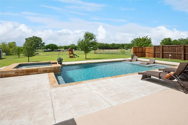 199 Newfield Lane, Springtown, TX 76082