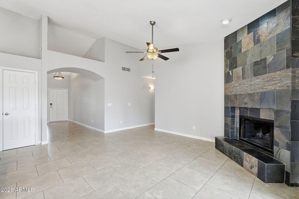 Image 10 of property listing at 1134 N SAINT ELENA Street, Gilbert, AZ 85234