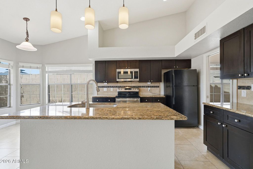 Image 11 of property listing at 1134 N SAINT ELENA Street, Gilbert, AZ 85234