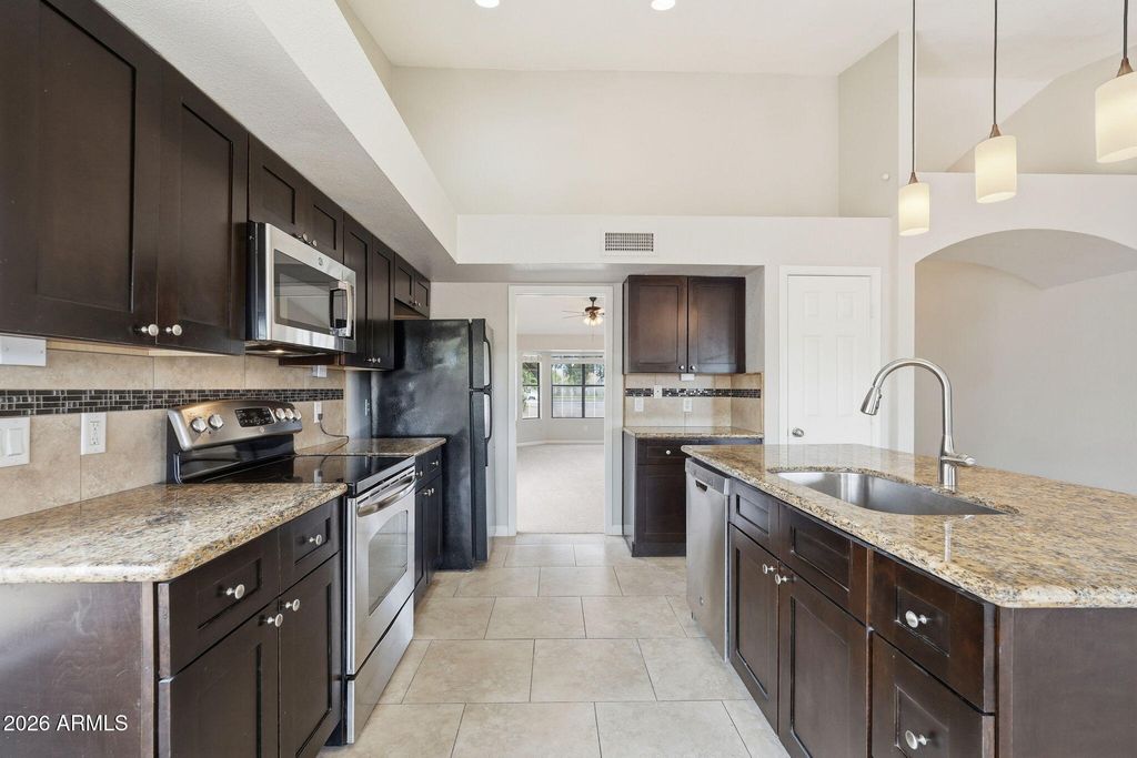 Image 12 of property listing at 1134 N SAINT ELENA Street, Gilbert, AZ 85234