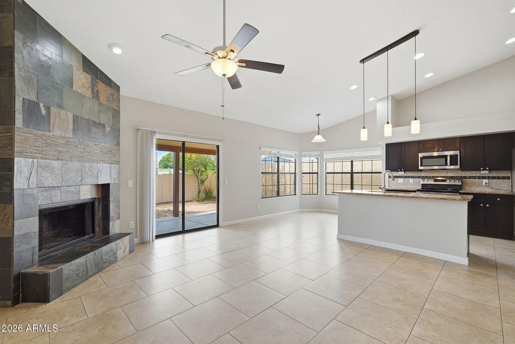Image 8 of property listing at 1134 N SAINT ELENA Street, Gilbert, AZ 85234