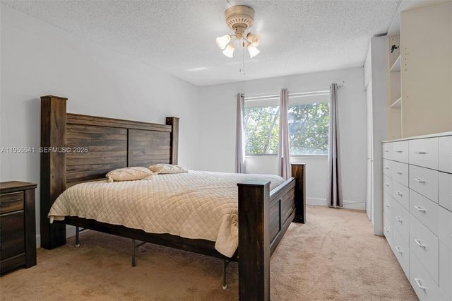 182 Lakeview Dr 204, Weston, FL 33326