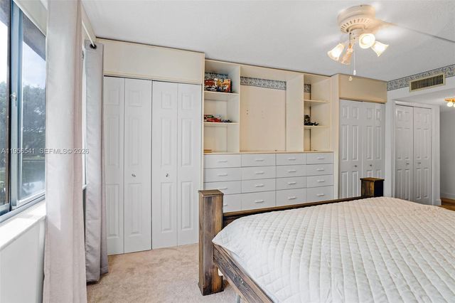 182 Lakeview Dr 204, Weston, FL 33326