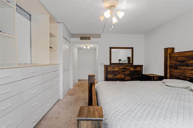 182 Lakeview Dr 204, Weston, FL 33326