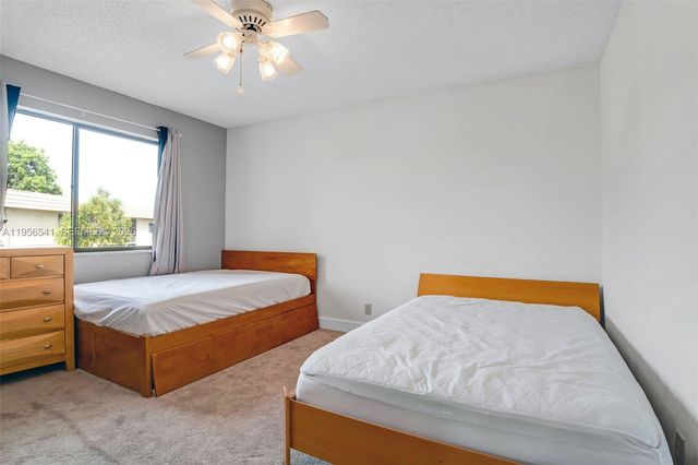 182 Lakeview Dr 204, Weston, FL 33326