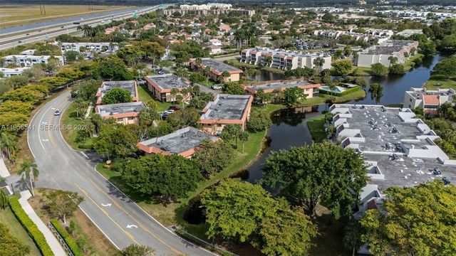 182 Lakeview Dr 204, Weston, FL 33326