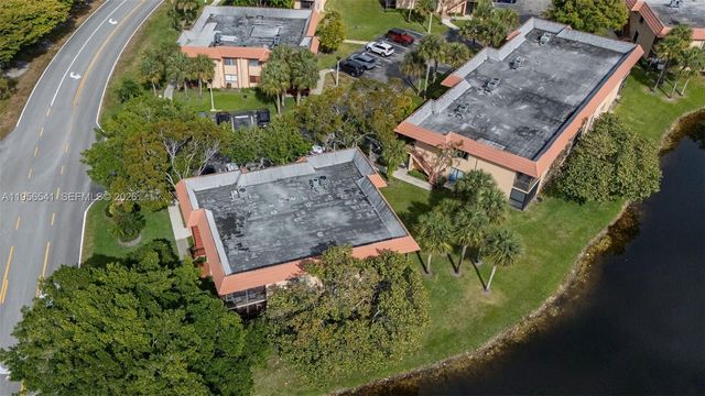 182 Lakeview Dr 204, Weston, FL 33326