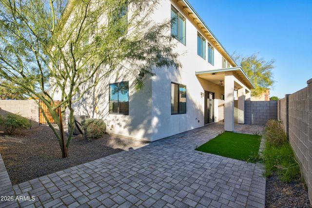 16075 N 30 Street, Phoenix, AZ 85032