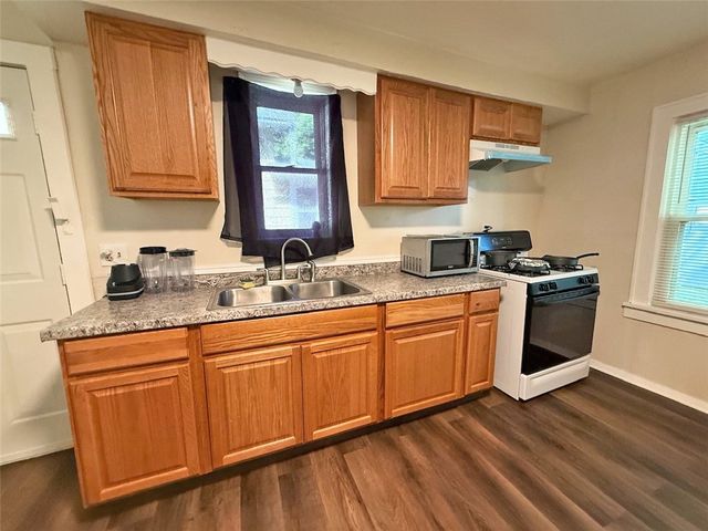 690 Seward Street, Rochester, NY 14611