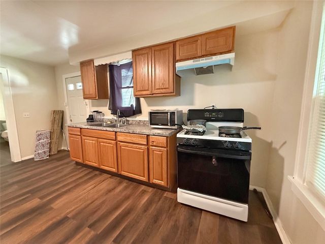 690 Seward Street, Rochester, NY 14611