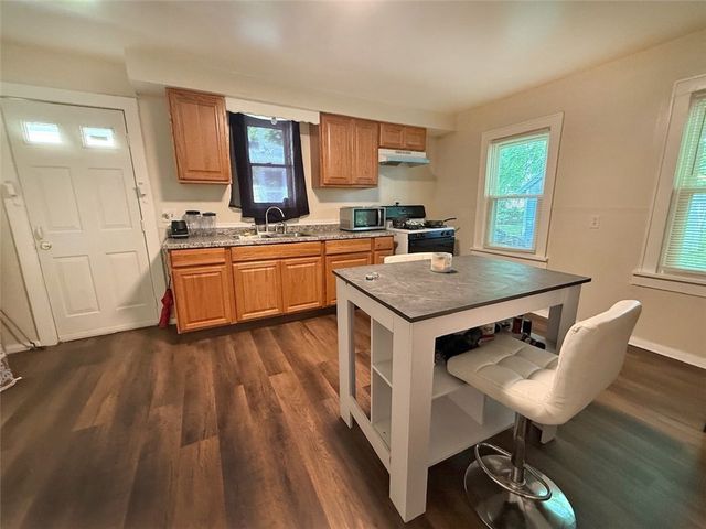690 Seward Street, Rochester, NY 14611