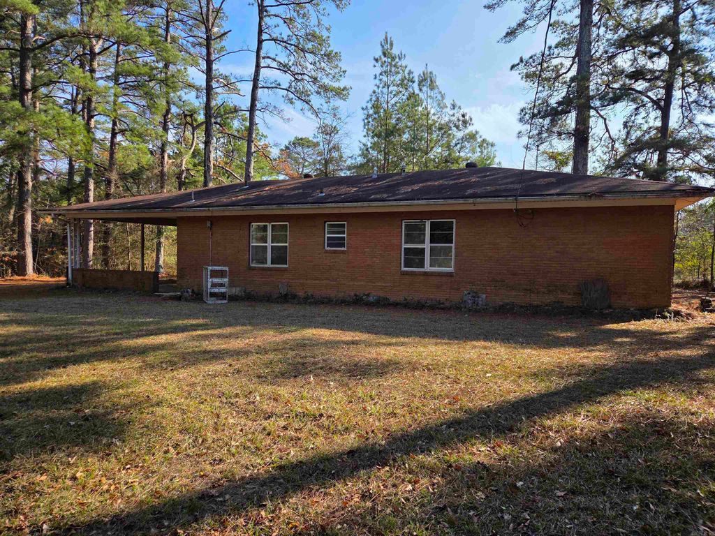 6824 Nevins Road, Pine Bluff, AR 71603