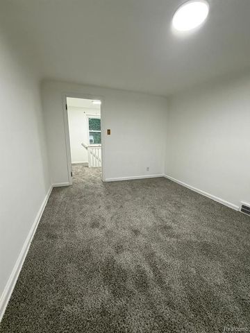 10441 Roxbury Street, Detroit, MI 48224