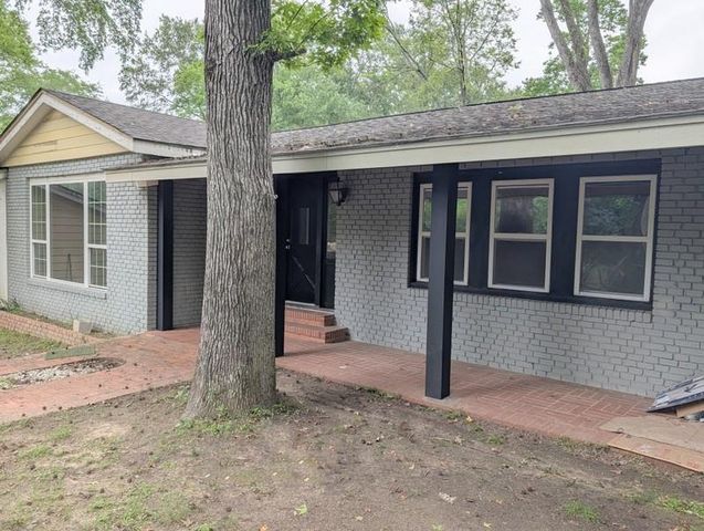 405 N Grace Street, Crockett, TX 75835