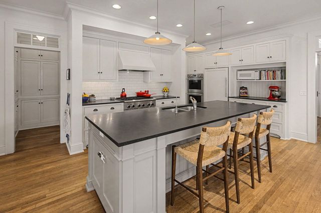 259 Woodlawn Avenue, Saint Paul, MN 55105