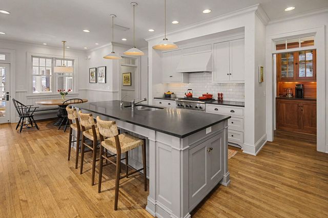 259 Woodlawn Avenue, Saint Paul, MN 55105