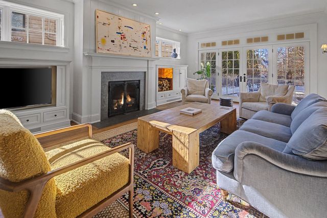 259 Woodlawn Avenue, Saint Paul, MN 55105