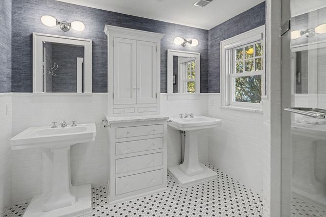 259 Woodlawn Avenue, Saint Paul, MN 55105