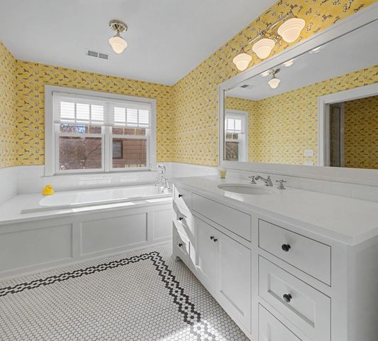 259 Woodlawn Avenue, Saint Paul, MN 55105