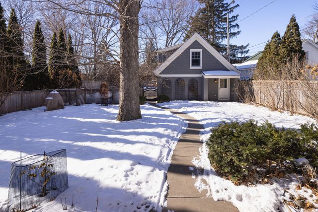 259 Woodlawn Avenue, Saint Paul, MN 55105