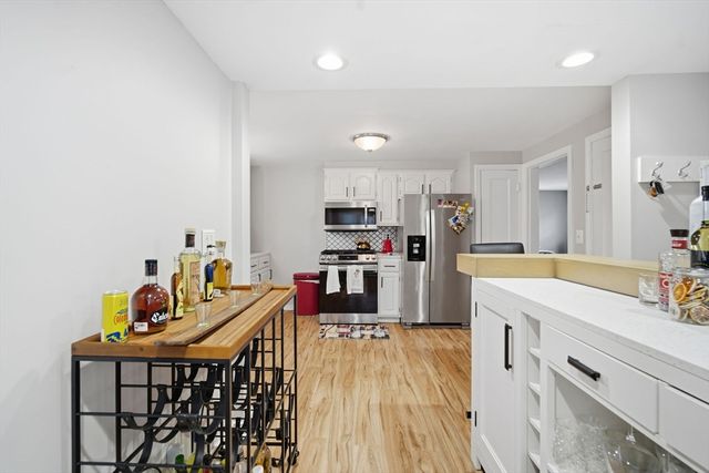 13 Bither St, Springfield, MA 01118