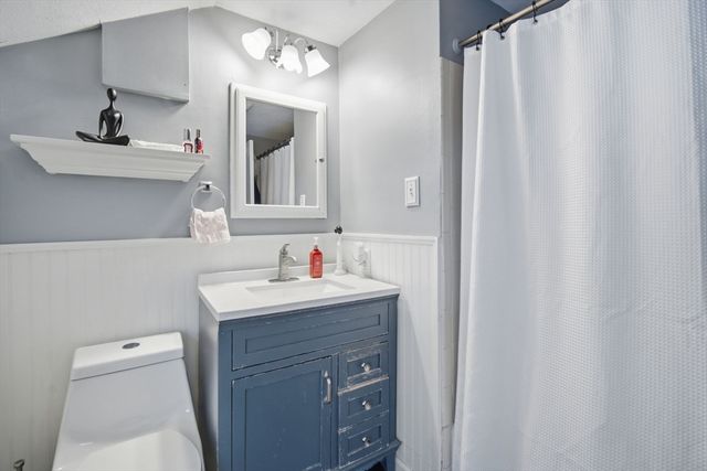 13 Bither St, Springfield, MA 01118