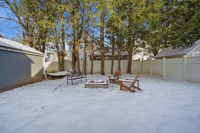 13 Bither St, Springfield, MA 01118