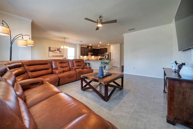 7706 DOUVAINE DR, Austin, TX 78744