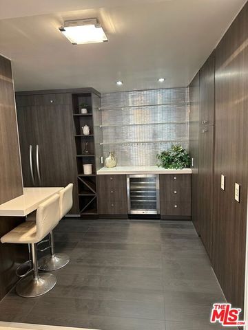 262 N Crescent Drive 2 E, Beverly Hills, CA 90210