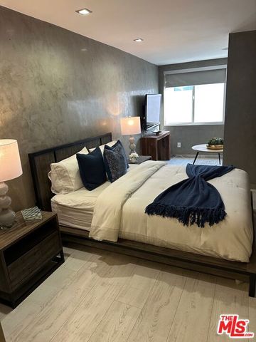 262 N Crescent Drive 2 E, Beverly Hills, CA 90210