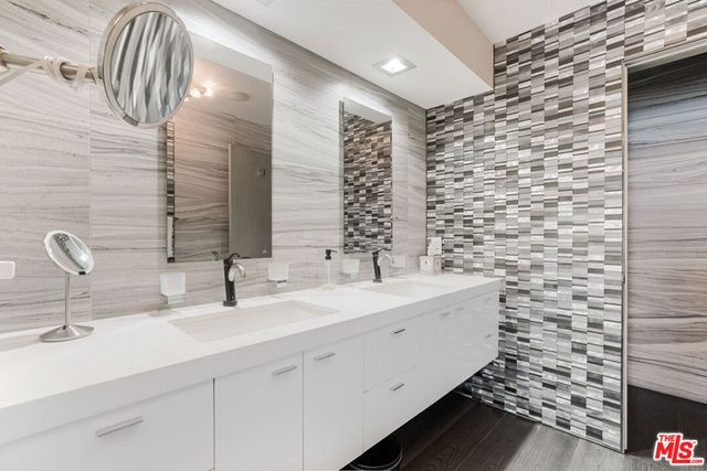 262 N Crescent Drive 2 E, Beverly Hills, CA 90210