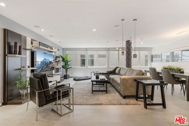 262 N Crescent Drive 2 E, Beverly Hills, CA 90210