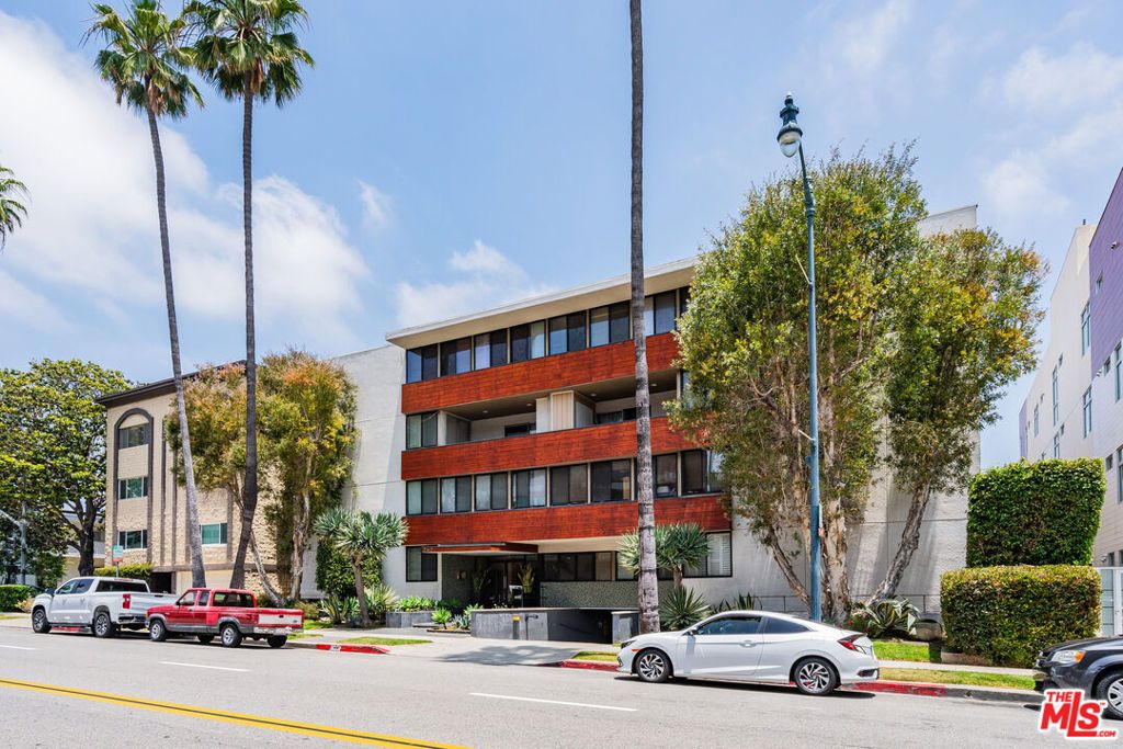 262 N Crescent Drive 2 E, Beverly Hills, CA 90210