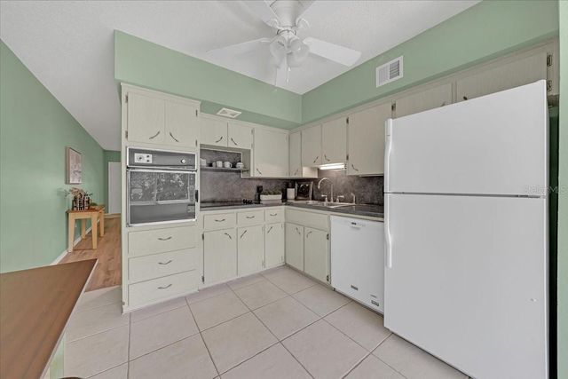 2401 FRANCISCAN DRIVE 39, Clearwater, FL 33763