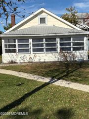 711 Riverside Drive, Toms River, NJ 08753